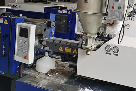 購買果筐注塑機(jī)的三要素，你知道嗎？