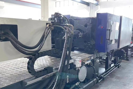 如何選擇混雙色注塑機(jī)？看完后漲知識(shí)！