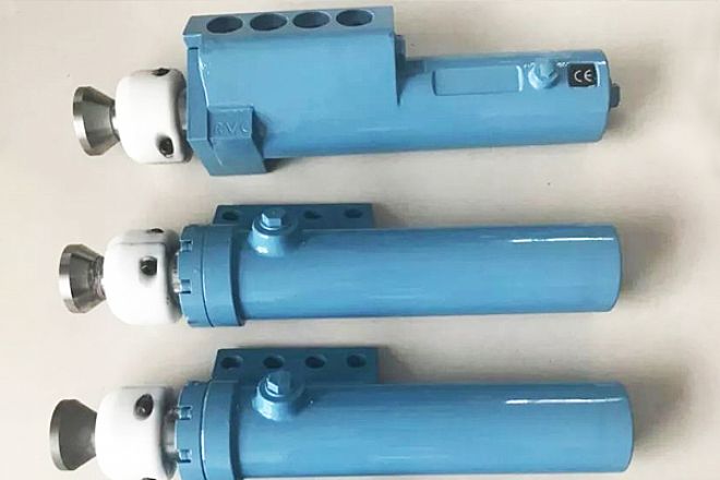 鑄造用清理鑄件內(nèi)砂芯，不可缺少氣動除芯錘